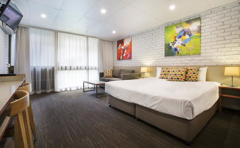 Villa Noosa Hotel - Australian Directory 1