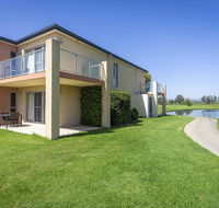 Villa On The Green - Australian Directory