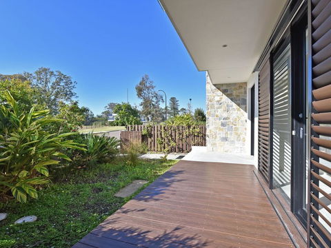Villa Positano Waterside At Trinity Point - Australian Directory 2