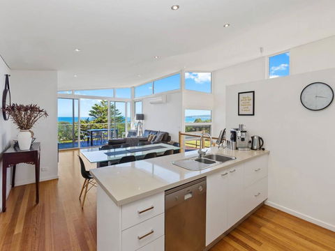 VILLA SARINA - Beautiful Villa In Skenes Creek - Australian Directory 2