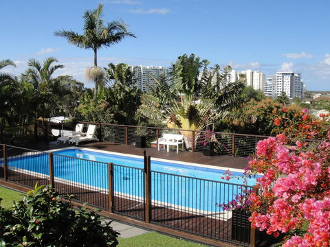 Villa With Views & Pool - Australian Directory 0
