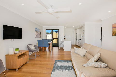 VIlla Zelma, Culburra Beach - Australian Directory 0