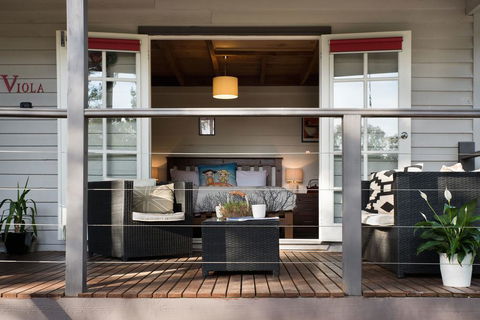 Viola @ Hepburn Springs - Australian Directory 0