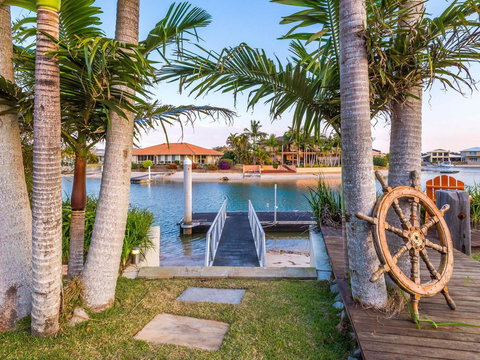 Vista Del Mare - 81 Witonga Drive Yamba Family Home On Water. - Australian Directory 0