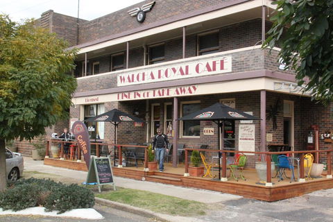 Walcha Royal Cafe & Accommodation - Australian Directory 0