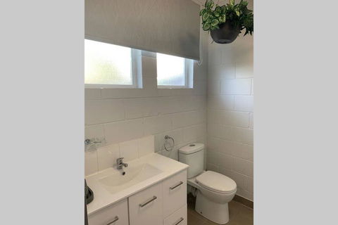 Walk To Lamberts Beach With Wi-fi And Netflix - Australian Directory 3