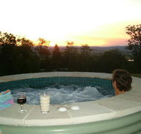 Wallaby Ridge Retreat - Australian Directory