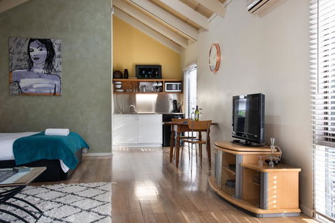 Walnut Chalet 4 - Australian Directory 2