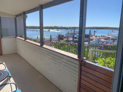 Walshys Shack - Australian Directory 0