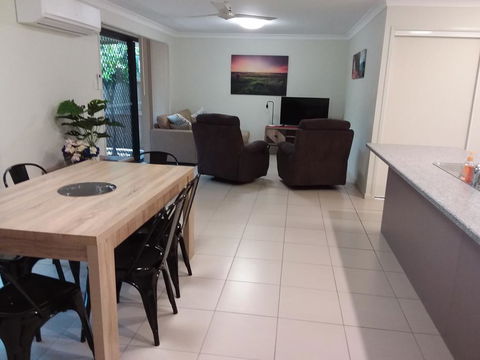 Waratah And Wattle Apartments - Australian Directory 0