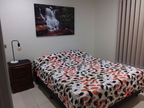 Waratah And Wattle Apartments - Australian Directory 3