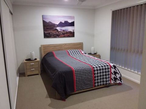 Waratah And Wattle Apartments - Australian Directory 2