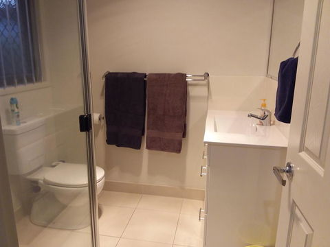 Waratah And Wattle Apartments - Australian Directory 1