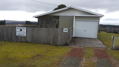 Waratah Falls Holiday Unit - Australian Directory 1