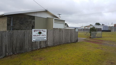 Waratah Falls Holiday Unit - Australian Directory 2