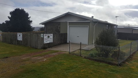 Waratah Falls Holiday Unit - Australian Directory 0