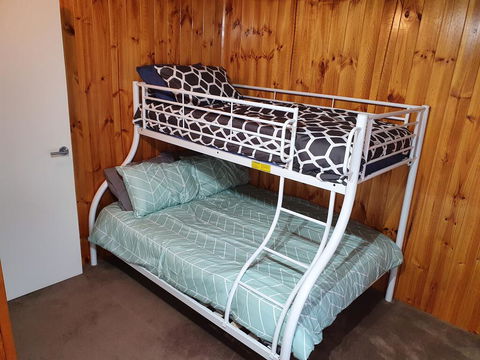 Ward Street Holiday House - Australian Directory 3
