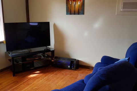 Warmont Apartments Self Contained Home - Australian Directory 2