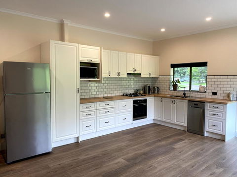 Waterfall Unit Farm Stay - Australian Directory 2