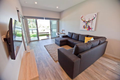 Waterfront Apartments - Australian Directory 0