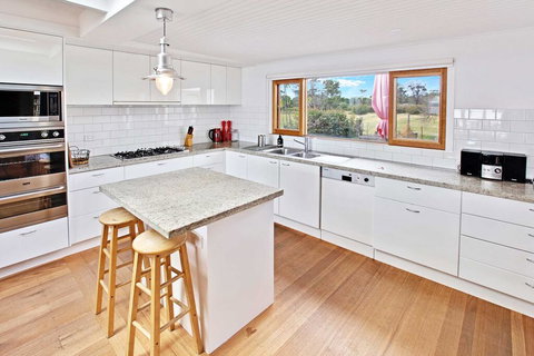 Waterfront Sanctuary - Raymond Island Getaway - Australian Directory 3