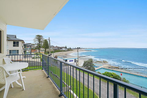 Waterfront Unit, Unit 2 - Australian Directory 1