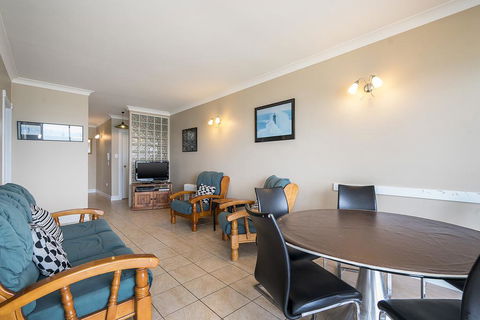 Waterfront Unit, Unit 3 - Australian Directory 3