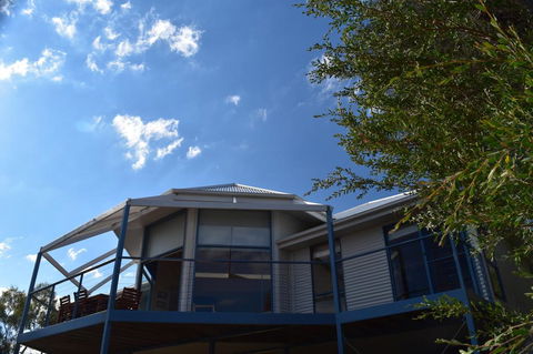 Waterline Holiday Home - Australian Directory 1