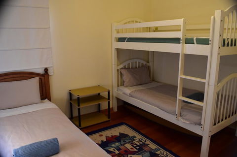 Waterline Holiday Home - Australian Directory 2
