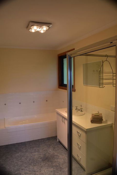 Waterline Holiday Home - Australian Directory 3