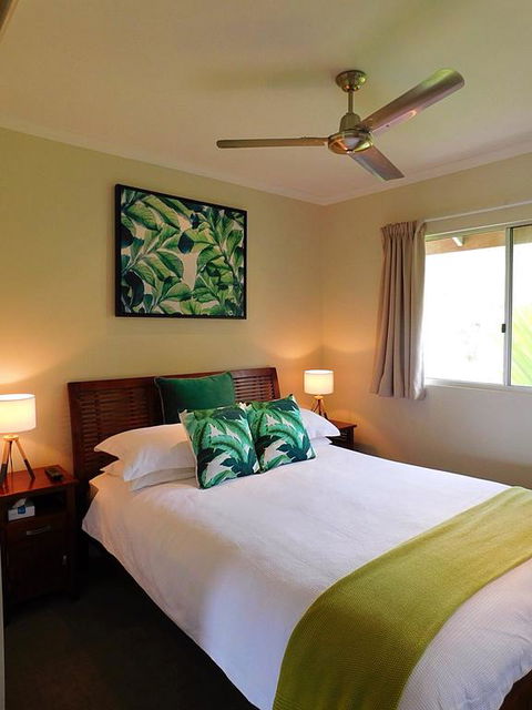 Watersons At Airlie Central Apartments - Australian Directory 3