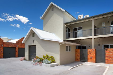 Waterstreet Apartment - Australian Directory 3