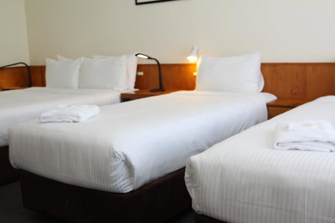 Waterview Gosford Motor Inn - Australian Directory 2