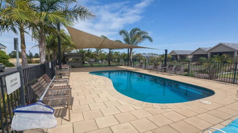 Wenneelys - 26/45 St Andrews Boulevard - Australian Directory 0