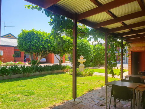 Wentworth Central Motor Inn - Australian Directory 0