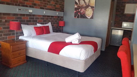 Wentworth Club Motel - Australian Directory 1