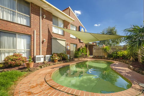 Werribee Motel And Apartments - Australian Directory 1