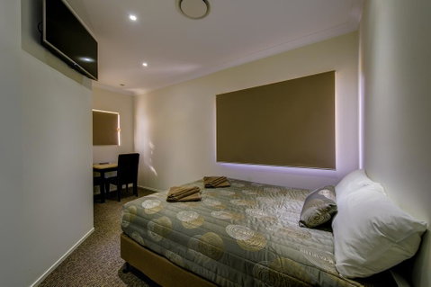 Western Downs Motor Inn - Australian Directory 3