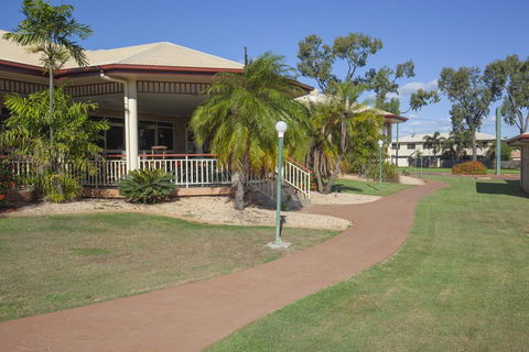 Western Heritage Motor Inn - Australian Directory 1