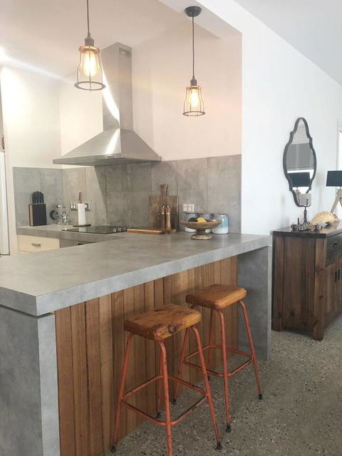 Weston Farm Seaside Stay - Australian Directory 3