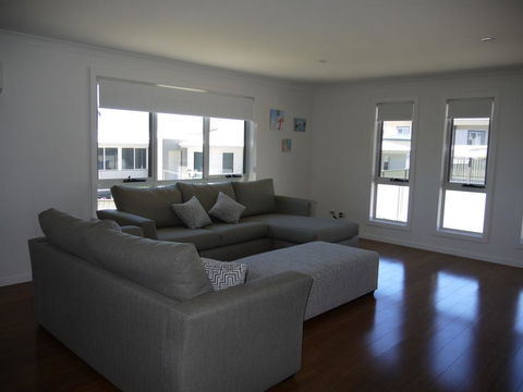 Westwood Villas - Bridport - Australian Directory 3