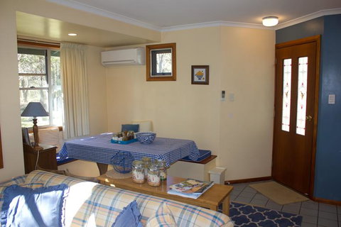 Whiskey Gully Wines - Australian Directory 1