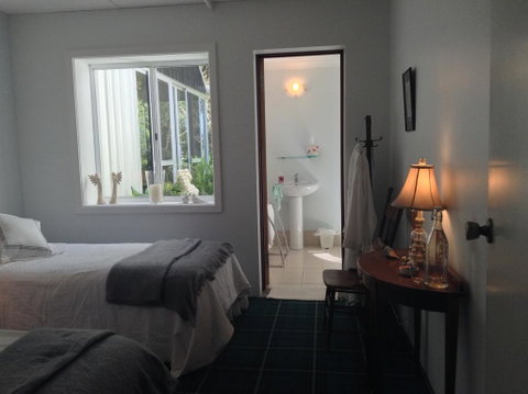 Whispering Pines Bed And Breakfast - Australian Directory 2