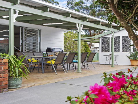 Whispering Waves - Relaxing Beach House - Australian Directory 0