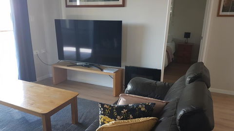 White Cedar Cottage - Australian Directory 2