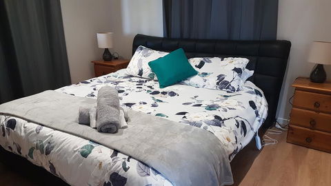 White Cedar Cottage - Australian Directory 3