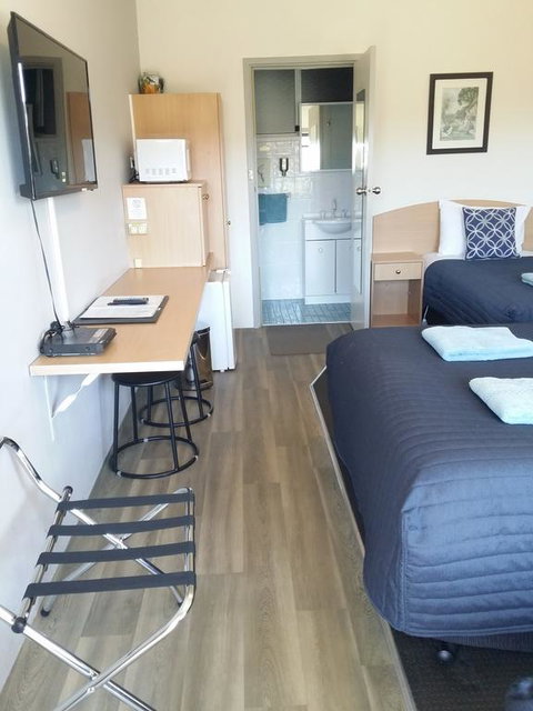 White Manor Motel - Australian Directory 1