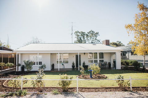 White On Wright Clare - Australian Directory 0