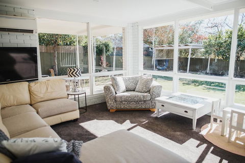 White On Wright Clare - Australian Directory 2