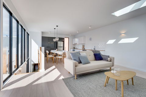 White Room Apartments - Australian Directory 0